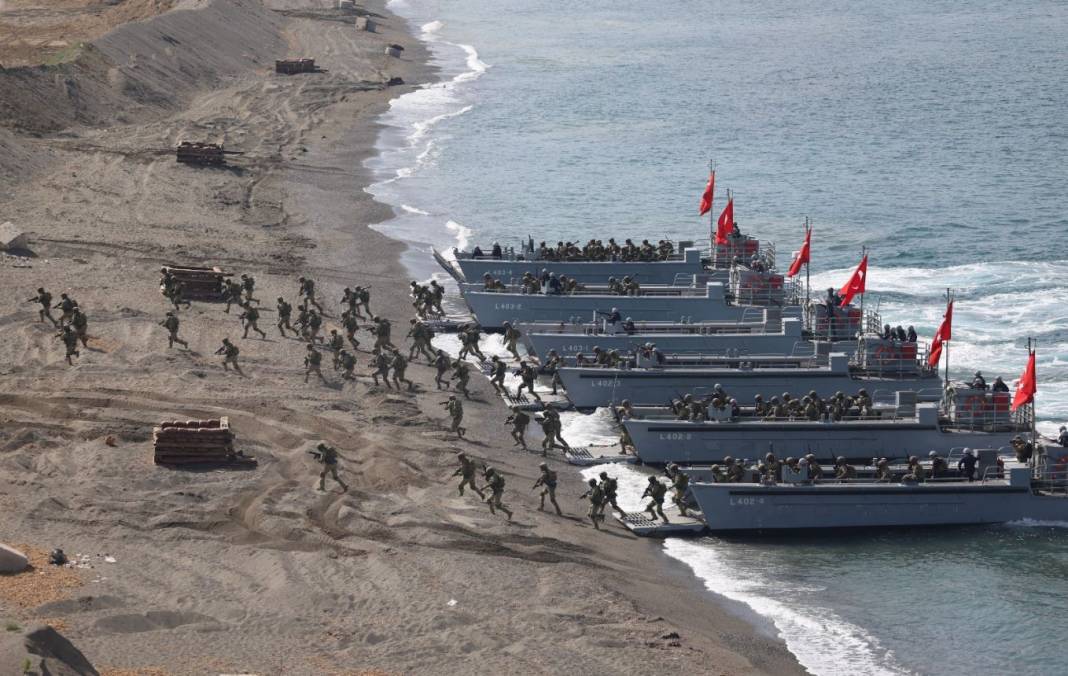 İzmir’de nefes kesen tatbikat. TSK tüm hedefleri başarıyla vurdu 2